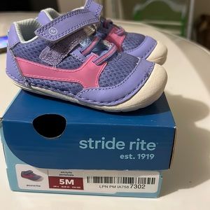 Baby’s sporty sneakers brand new